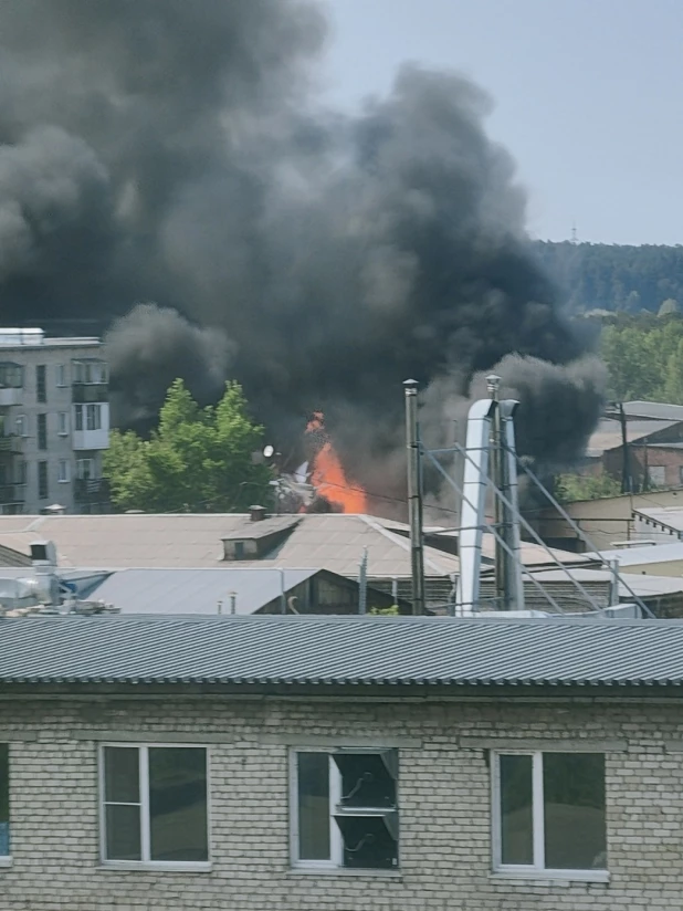 Пожар в центре Барнаула