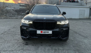 BMW X7 в лучах закатного солнца продают за 12,3 млн рублей в Барнауле