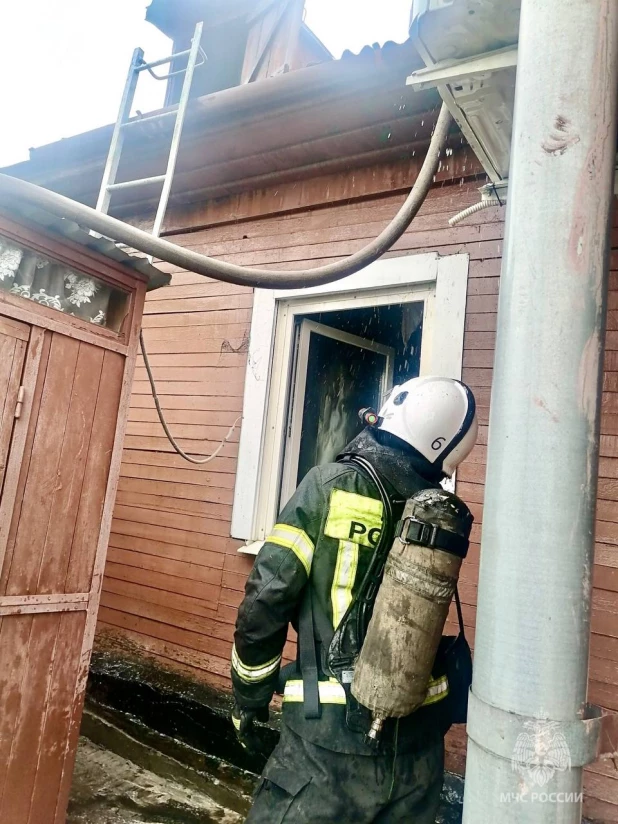 Пожар в частном секторе в Барнауле