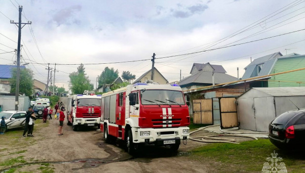 Пожар в частном секторе в Барнауле