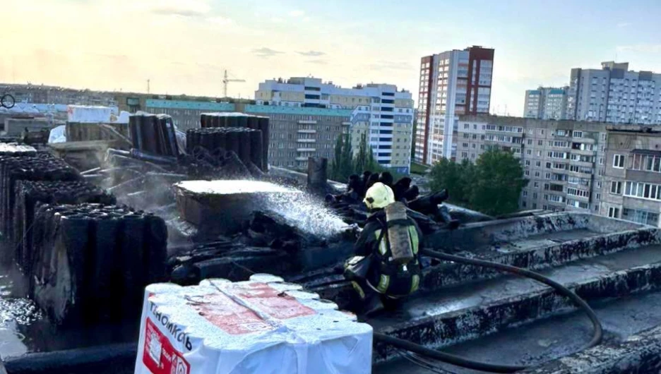 Пожар на ул. Юрина ликвидировали.