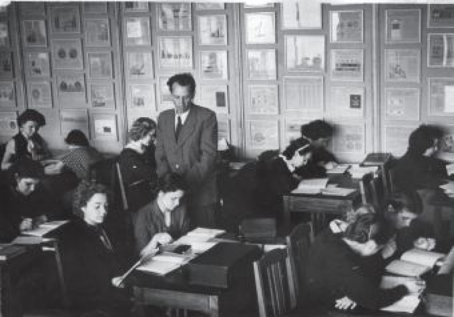 Алексей Щекотинский на занятиях со студентами, дата фото не указана.