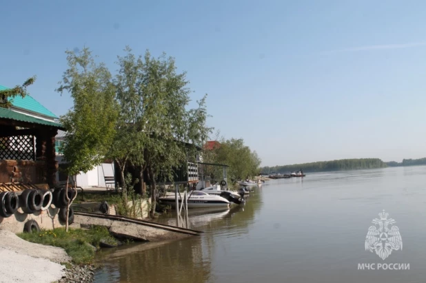 Специалисты подготавливают барнаульские водоемы к началу купального сезона. МЧС. 