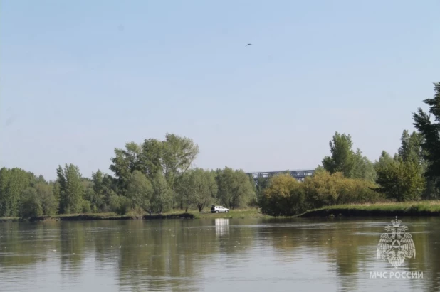 Специалисты подготавливают барнаульские водоемы к началу купального сезона. МЧС. 