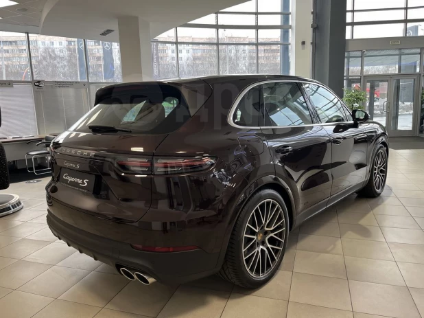  Porsche Cayenne продают за 14 млн рублей в Барнауле