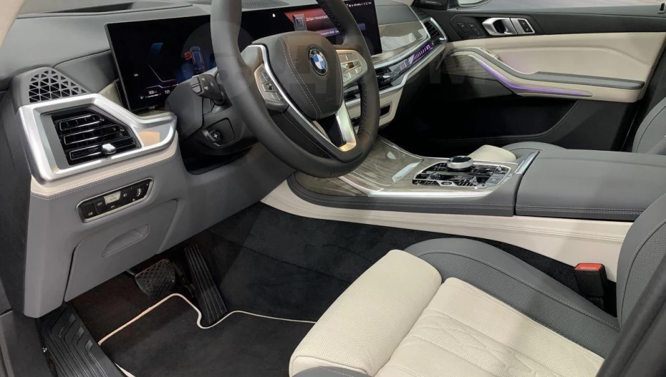 BMW X7 2022 года выпуска