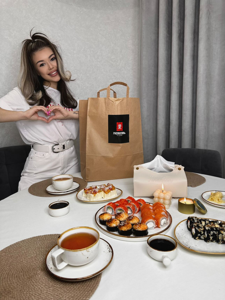 Новый бренд «Любовь и суши» радует всё лето приятными ценами.