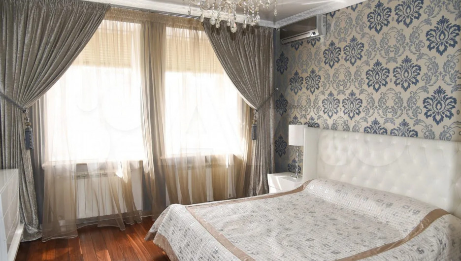 В элитном доме Барнаула продают изящную трешку за 25 млн рублей
