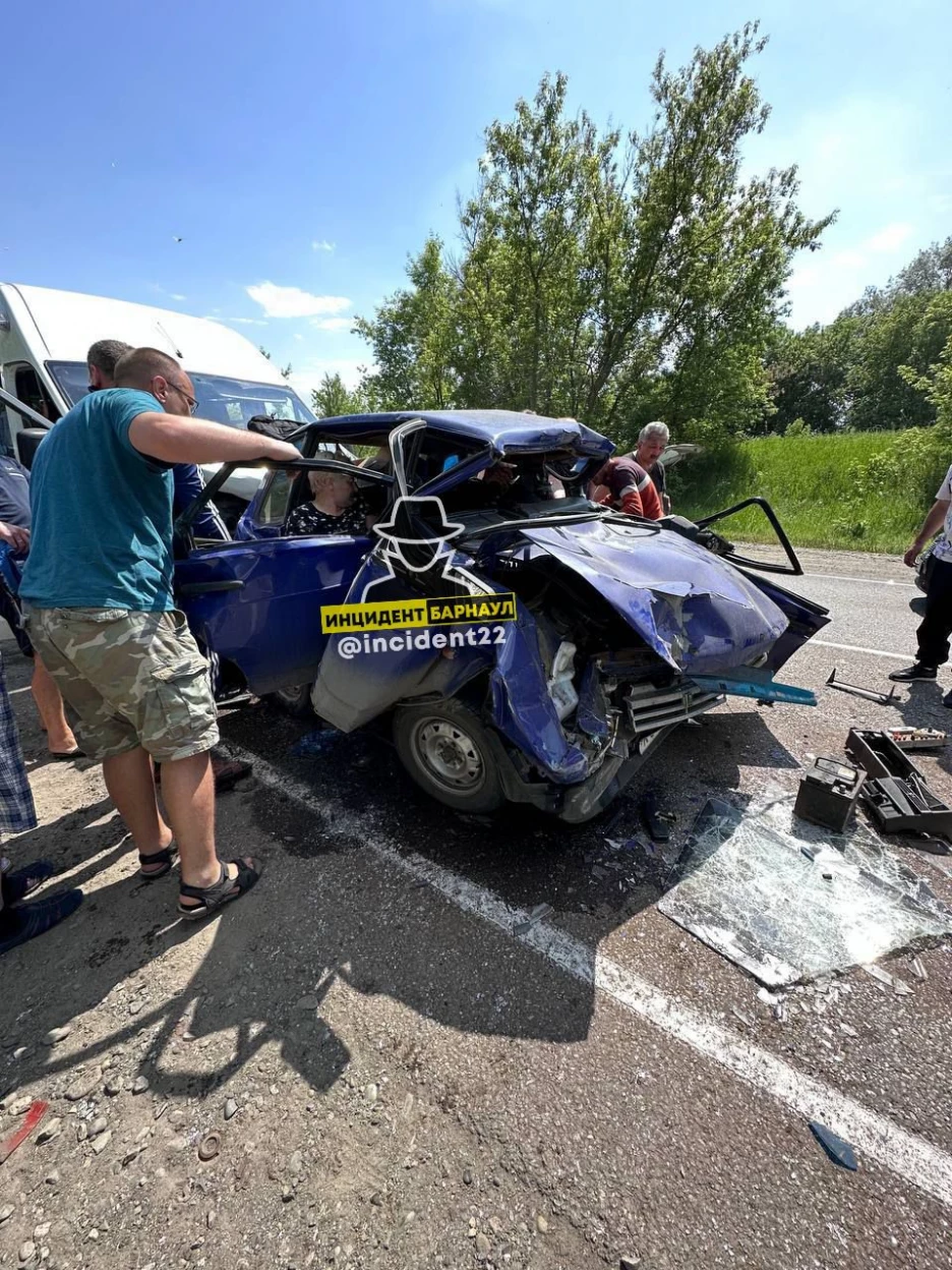 В дтп попали сразу 7 люксовых автомобилей