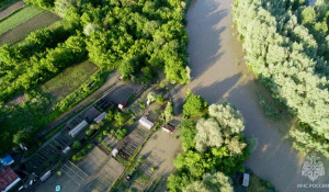 Подтоплено шесть приусадебных участков в поселке Полеводка