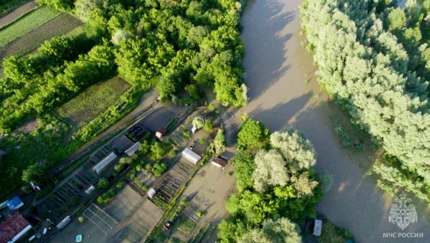 Подтоплено шесть приусадебных участков в поселке Полеводка