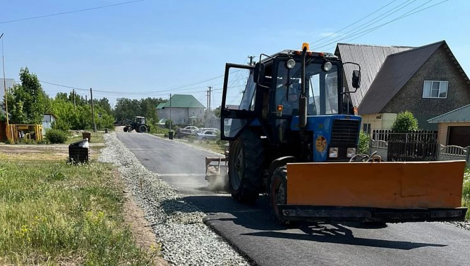 В барнаульских поселках ремонтируют дороги по программе инициативного бюджетирования.