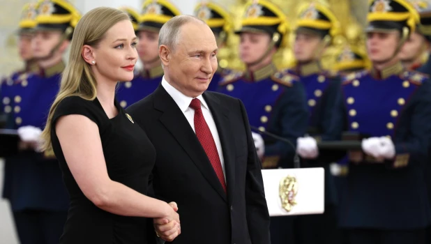 Владимир Путин и Юлия Пересильд.