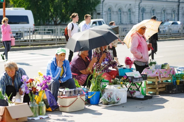 Площадь Спартака. Лето