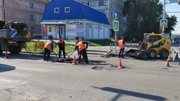 Асфальтирование дорог.