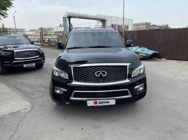  Infiniti QX80 с безупречным салоном продают за 3,5 млн рублей в Барнауле