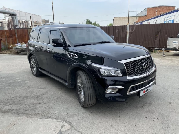  Infiniti QX80 с безупречным салоном продают за 3,5 млн рублей в Барнауле