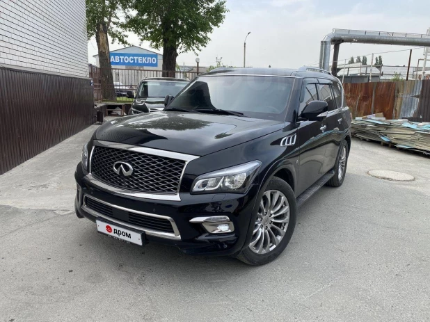  Infiniti QX80 с безупречным салоном продают за 3,5 млн рублей в Барнауле