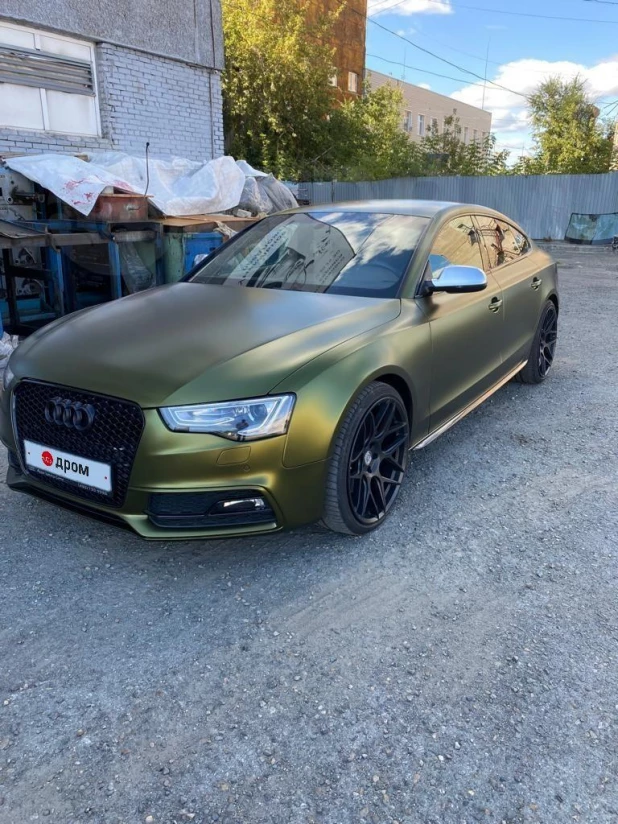 Audi S5 в золотом цвете 2014 года выпуска продают за 2,8 млн рублей в Барнауле