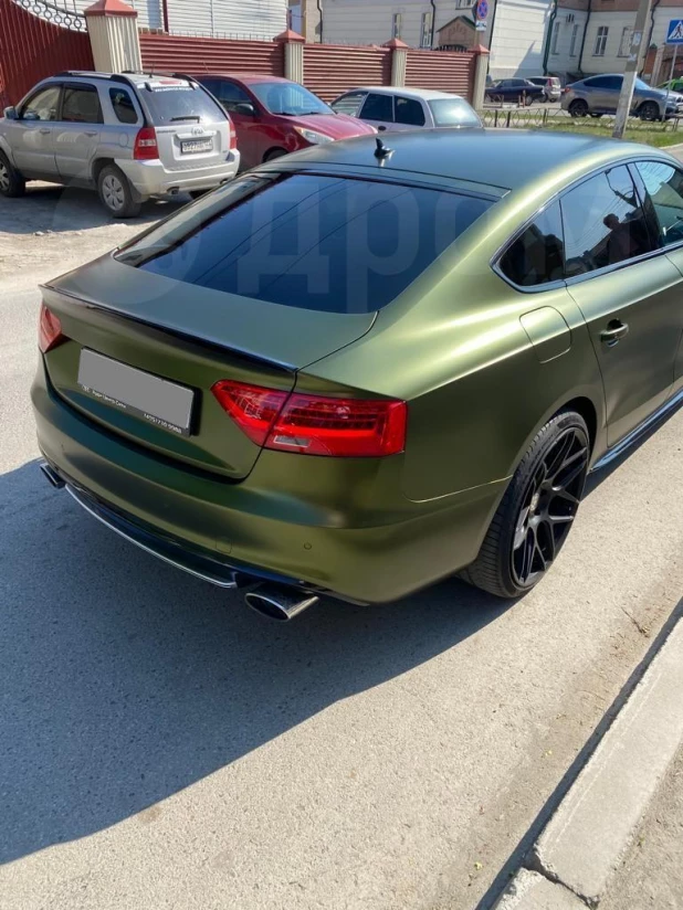 Audi S5 в золотом цвете 2014 года выпуска продают за 2,8 млн рублей в Барнауле