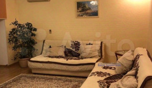 Семикомнатную квартиру в едином стиле продают в Барнауле за 11,5 млн рублей.