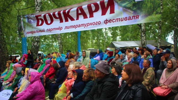 Арт-кафе от «Бочкарей» — одна из самых ярких площадок фестиваля Роберта Рождественского.