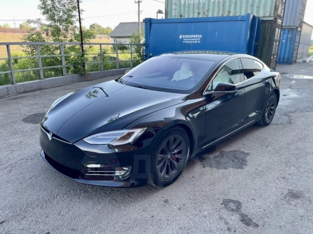 Tesla Model S 2019 года выпуска