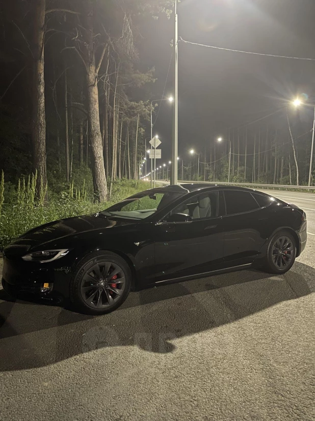 Tesla Model S 2019 года выпуска