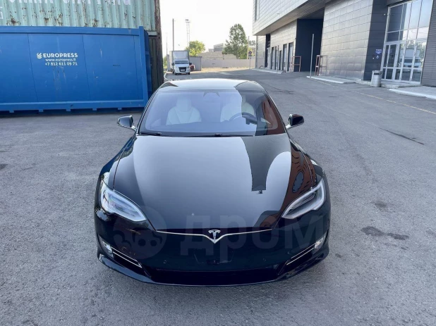 Tesla Model S 2019 года выпуска