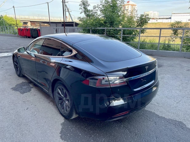 Tesla Model S 2019 года выпуска