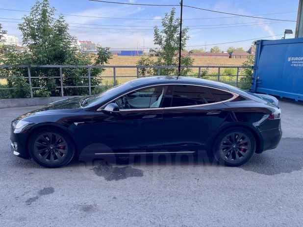 Tesla Model S 2019 года выпуска