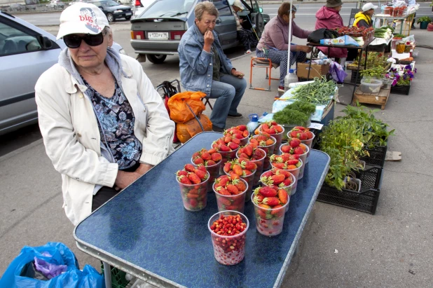 Базар на площади Спартака