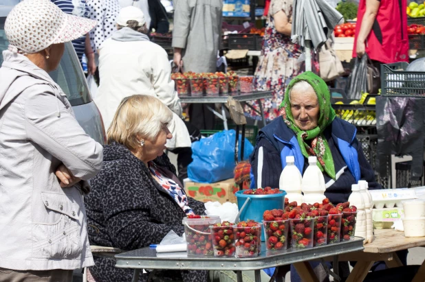 Базар на площади Спартака