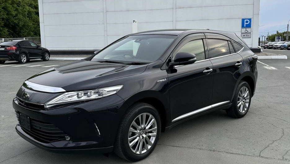 Toyota Harrier 2019 года выпуска