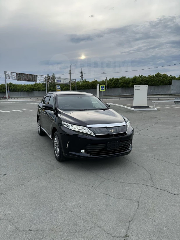 Toyota Harrier 2019 года выпуска