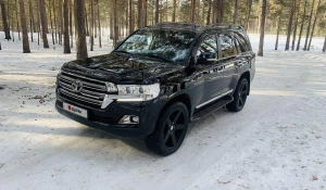 Toyota Land Cruiser 2015 года выпуска