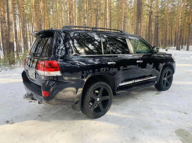 Toyota Land Cruiser 2015 года выпуска