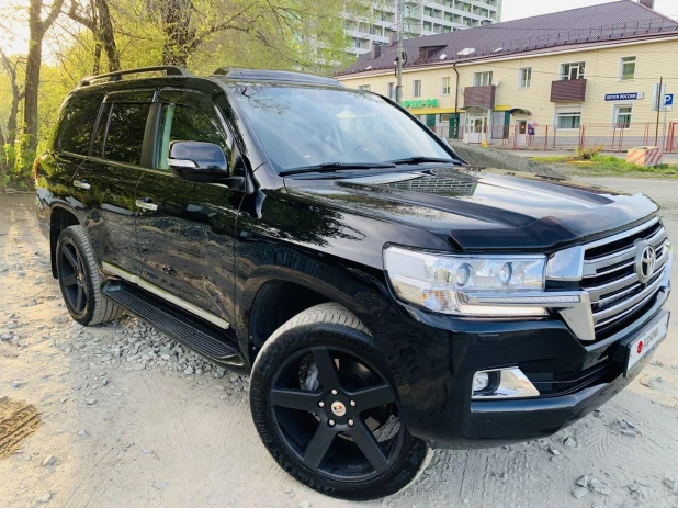 Toyota Land Cruiser 2015 года выпуска