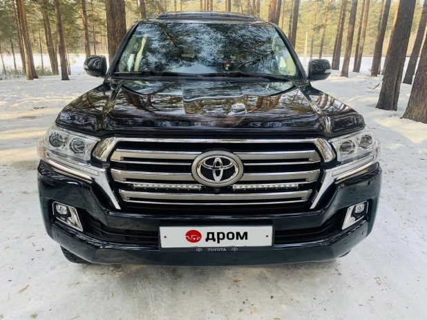 Toyota Land Cruiser 2015 года выпуска