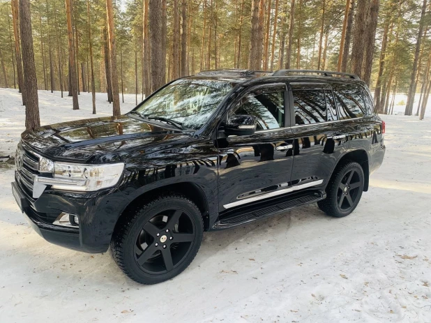 Toyota Land Cruiser 2015 года выпуска