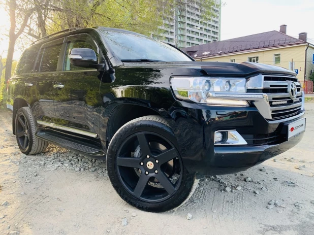 Toyota Land Cruiser 2015 года выпуска