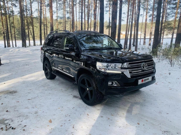 Toyota Land Cruiser 2015 года выпуска