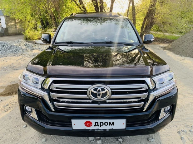 Toyota Land Cruiser 2015 года выпуска