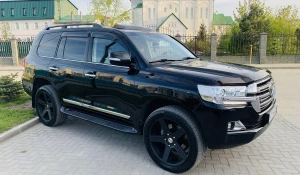 Toyota Land Cruiser 2015 года выпуска