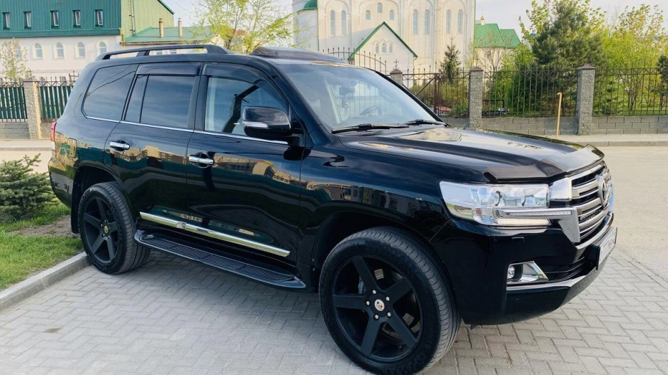 Toyota Land Cruiser 2015 года выпуска