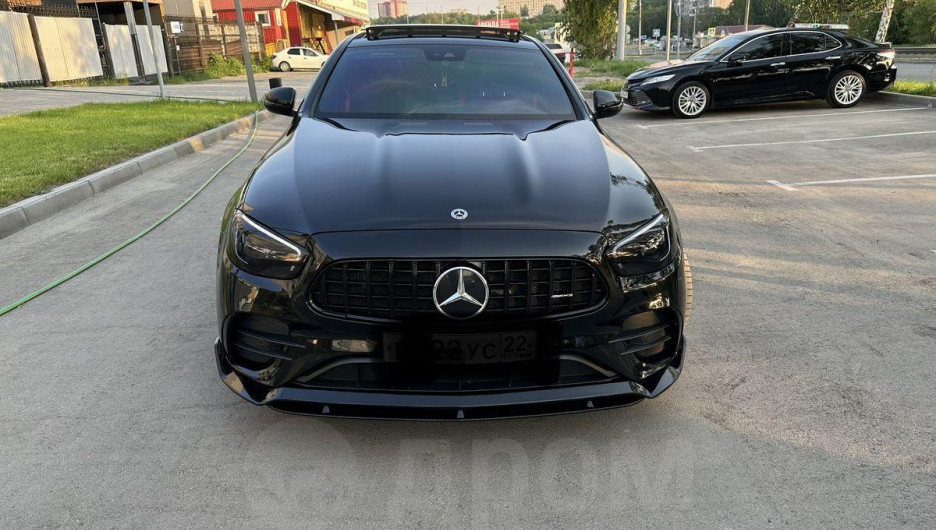 Элегантный Mercedes-Benz продают за 7,5 млн рублей в Барнауле.