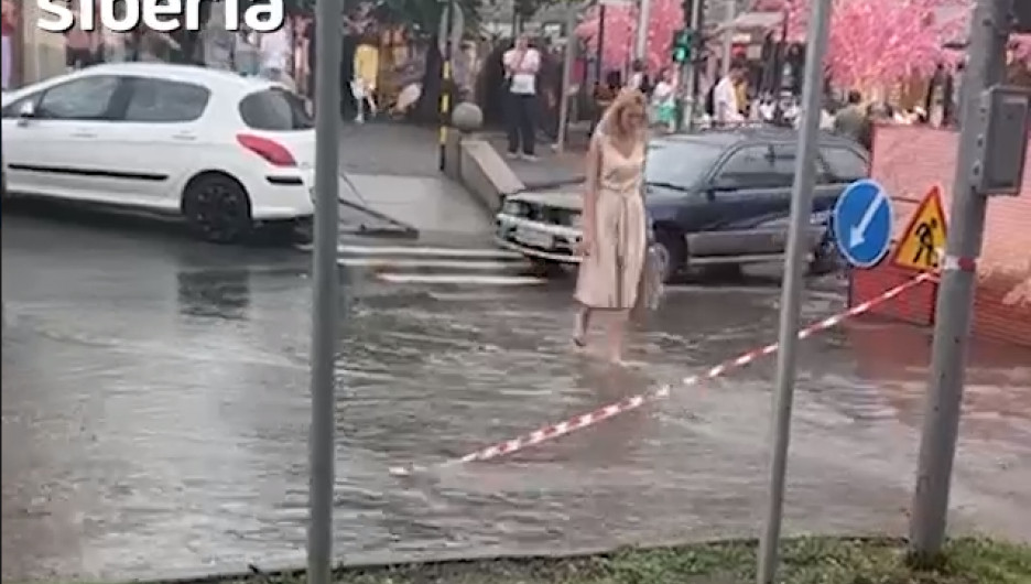 Затопленные улицы в Новосибирске