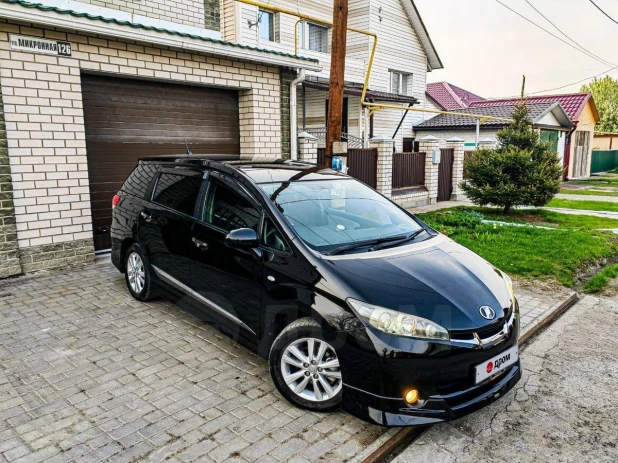 Toyota Wish 2009 года выпуска за 1,1 млн рублей