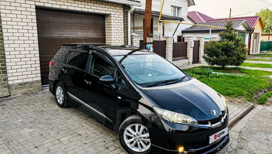 Toyota Wish 2009 года выпуска за 1,1 млн рублей