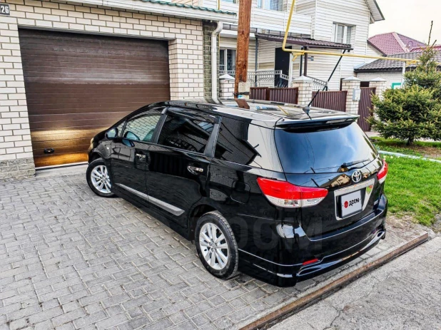 Toyota Wish 2009 года выпуска за 1,1 млн рублей